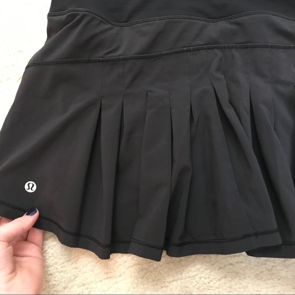 lululemon athletica Dresses & Skirts - Lululemon Circuit Breaker skort (size 10 regular)